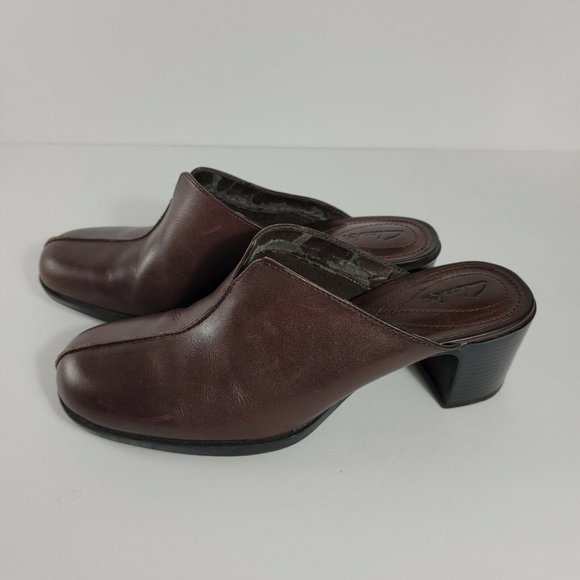 CLARKS ALL LEATHER BROWN SLIP ON MULE CLOG WOMEN'S SIZE 7M - Picture 3 of 6